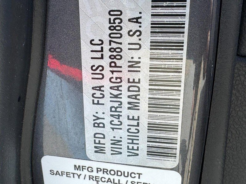 Used 2023 Jeep Grand Cherokee L Laredo AWD/4WD image 27