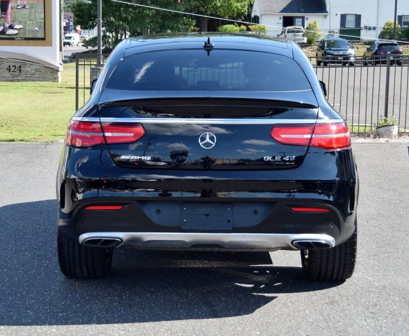 Used 2018 Mercedes-Benz GLE 43 AMG 4MATIC Coupe w/ Premium 3 Package image 11