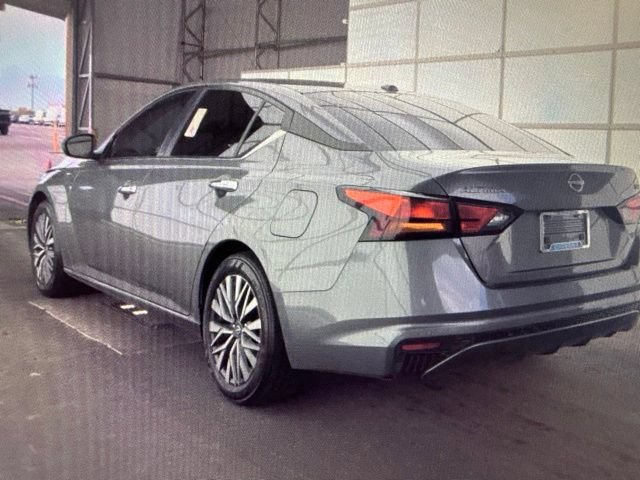Certified 2024 Nissan Altima 2.5 SV FWD image 8
