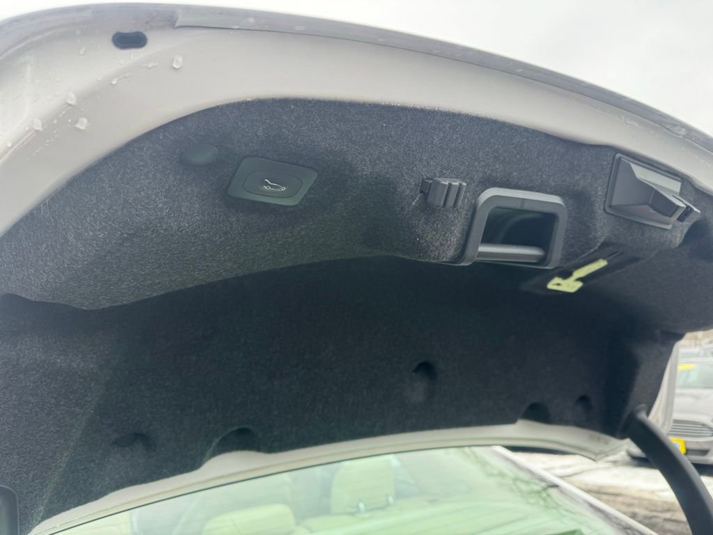 Used 2014 Lincoln MKZ w/ Equipment Group 102A Reserve image 31