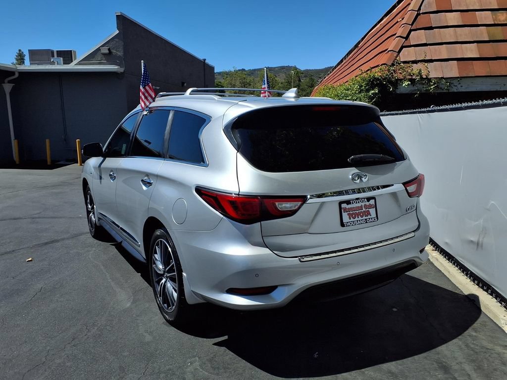Used 2016 INFINITI QX60 FWD w/ Deluxe Technology Package image 5