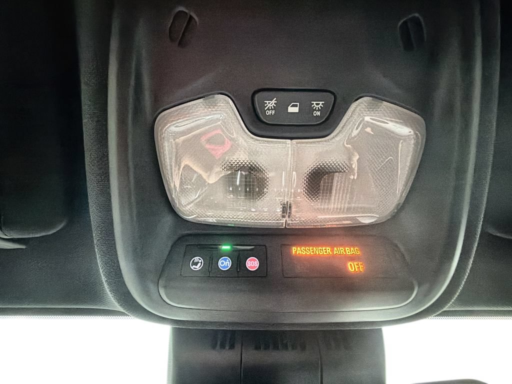 Used 2025 Chevrolet Colorado ZR2 w/ Technology Package AWD/4WD image 19