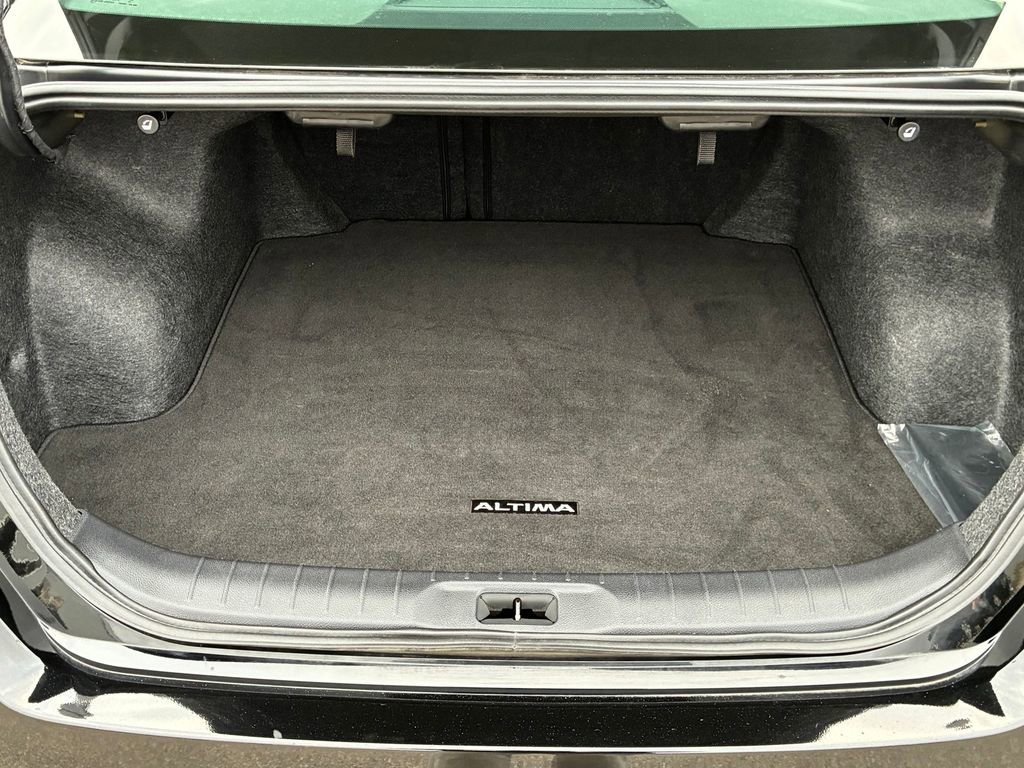 Used 2025 Nissan Altima 2.5 SL FWD image 11