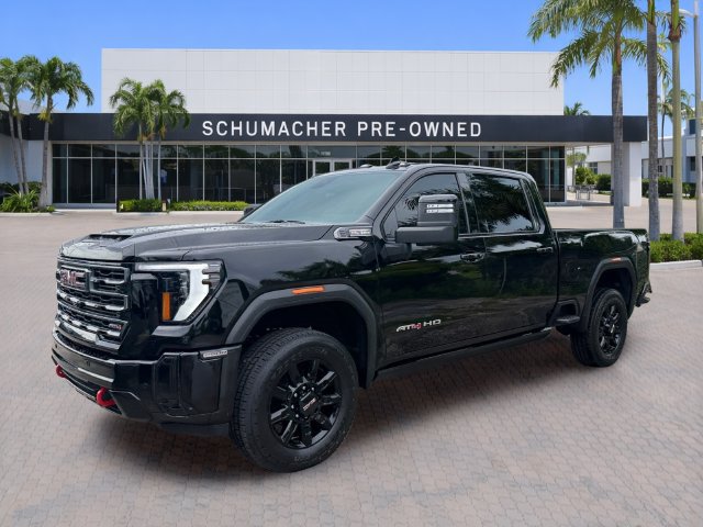 Used 2025 GMC Sierra 2500 AT4 w/ Technology Package AWD/4WD image 3