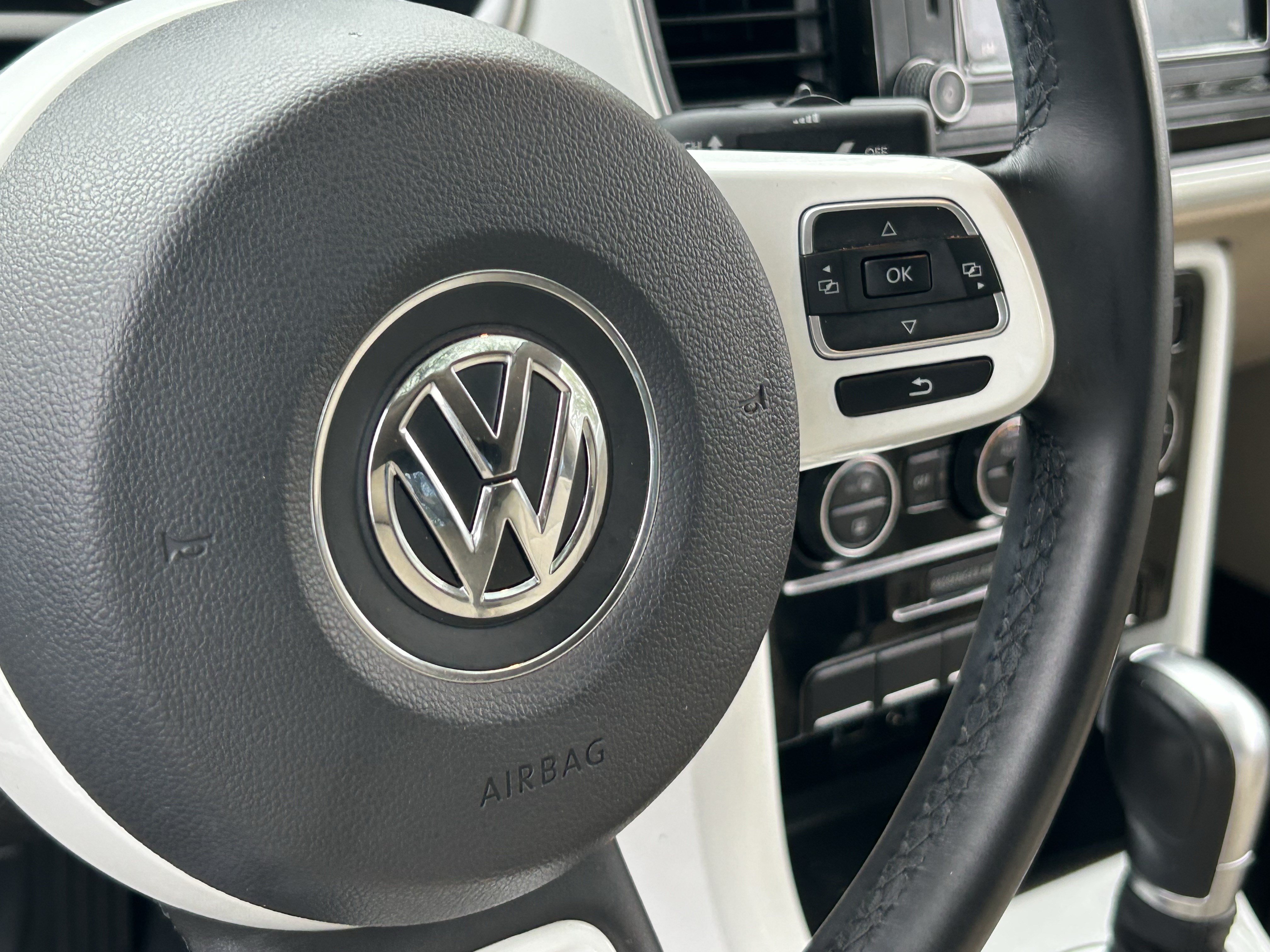 Used 2019 Volkswagen Beetle 2.0T SE FWD image 29