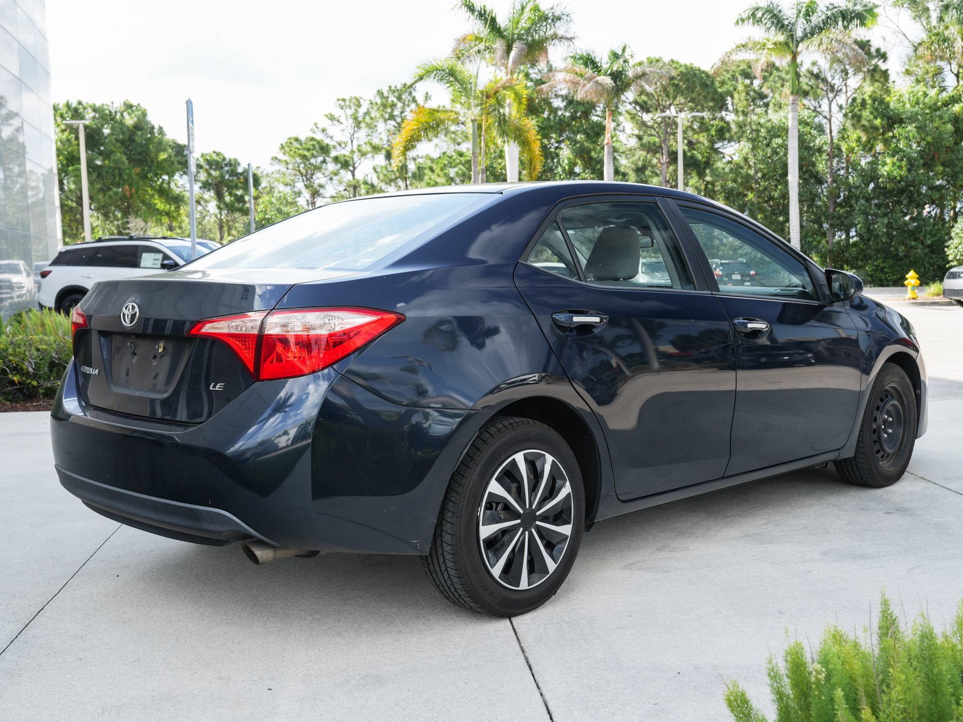 Used 2019 Toyota Corolla LE FWD image 10