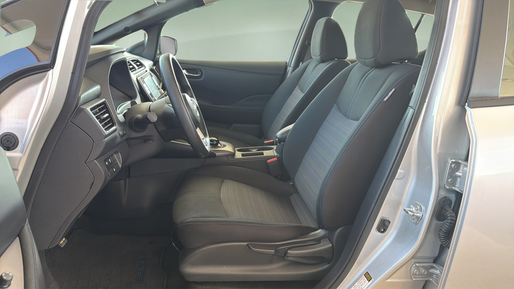Certified 2025 Nissan Leaf S FWD image 22