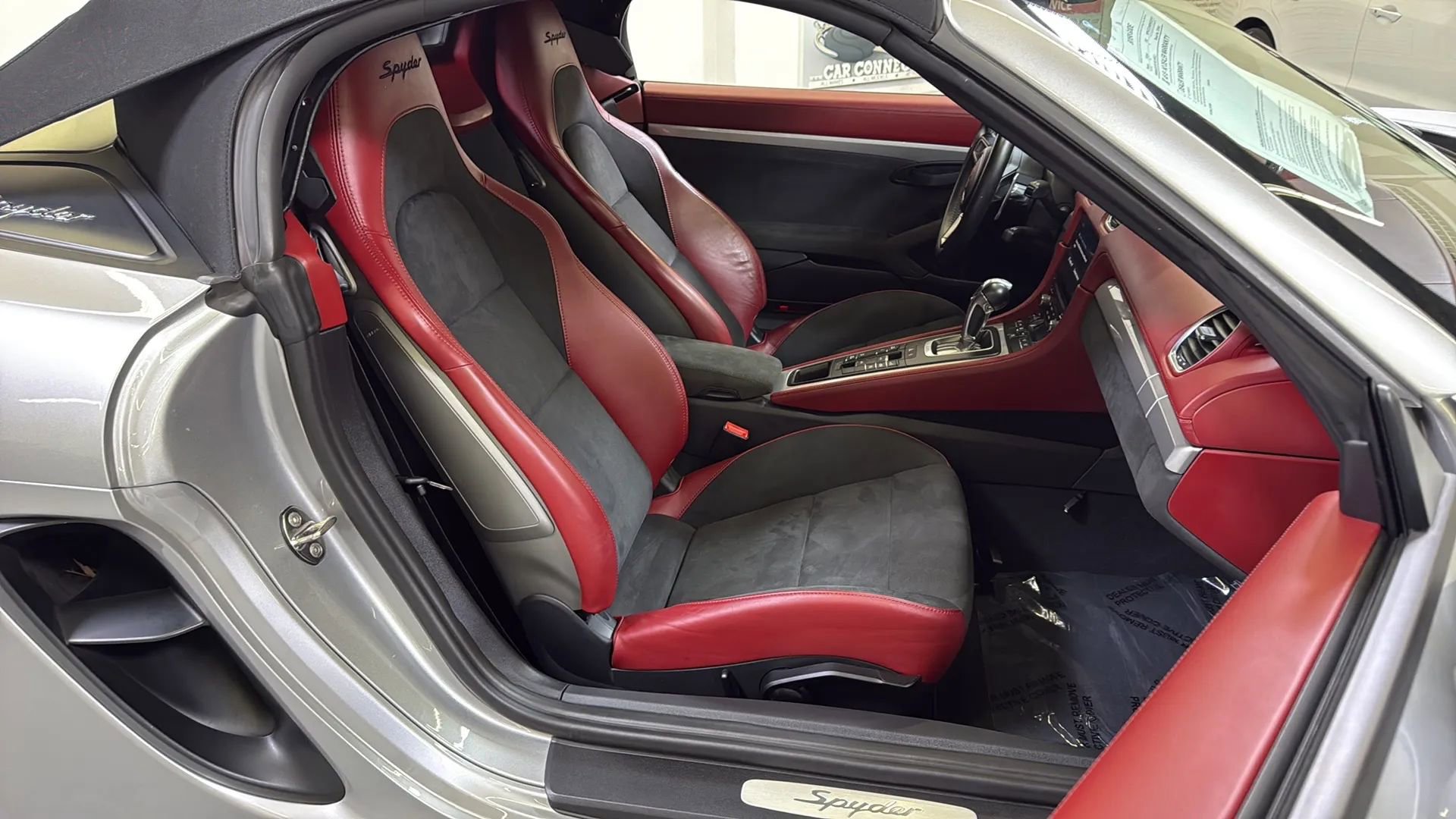 Used 2022 Porsche 718 Boxster Spyder RWD image 23