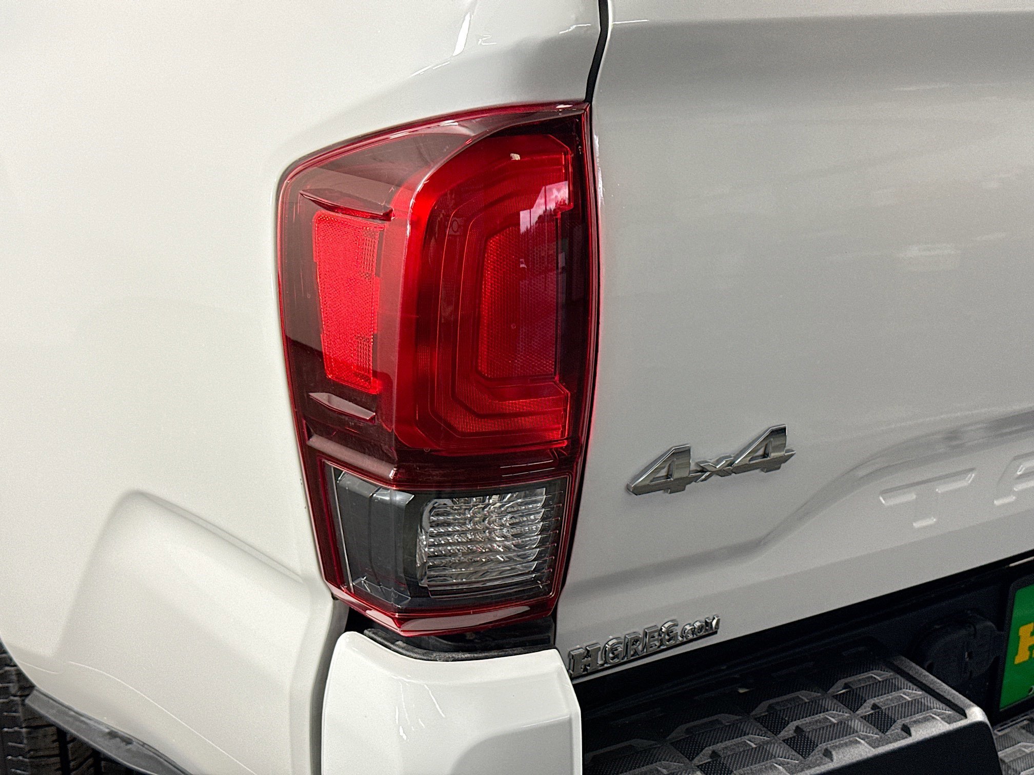 Used 2018 Toyota Tacoma SR image 35
