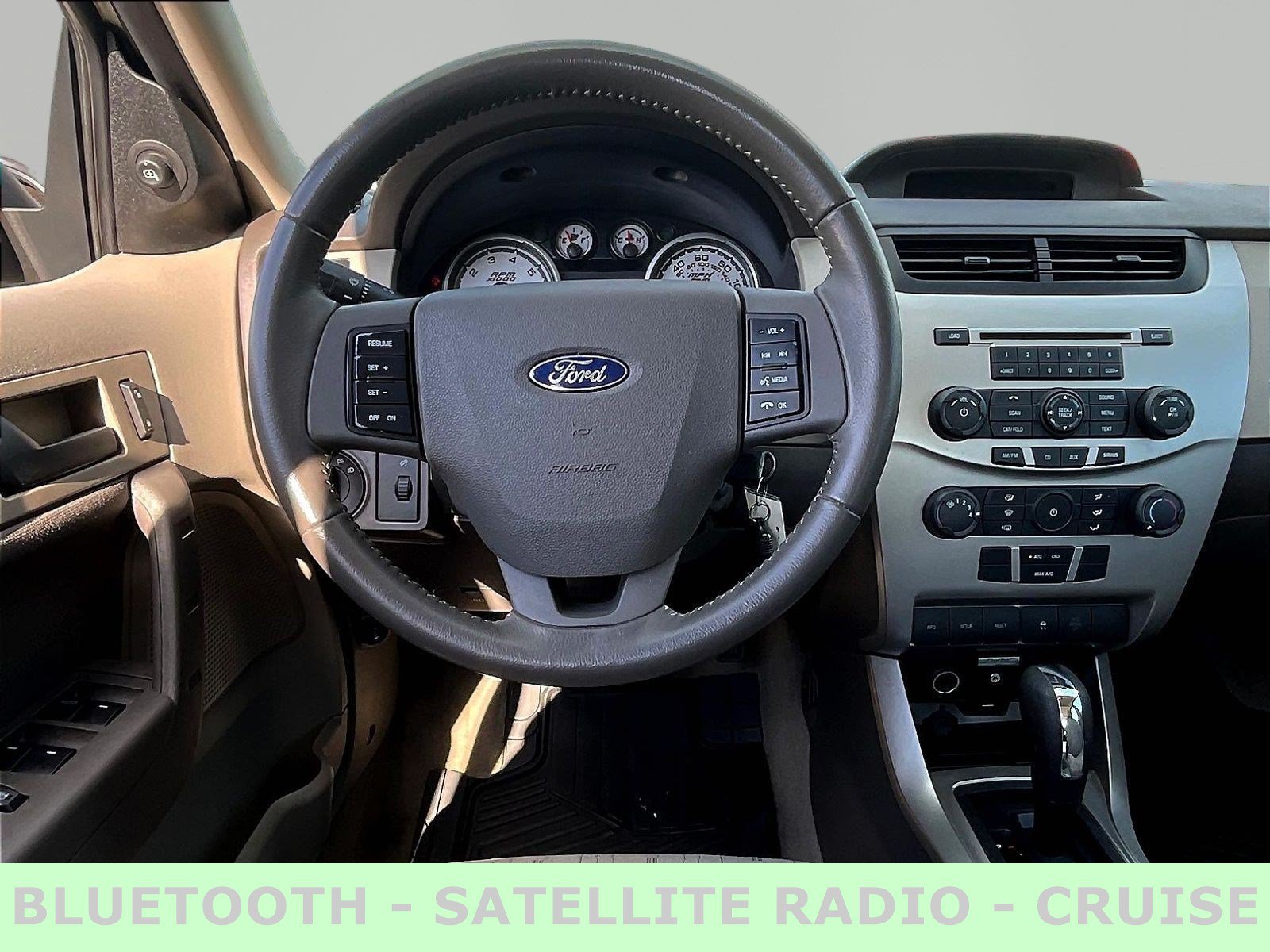 Used 2010 Ford Focus SE FWD image 8