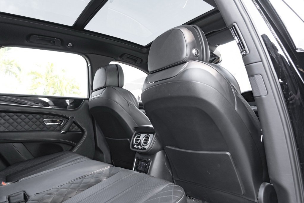 Used 2018 Bentley Bentayga image 47