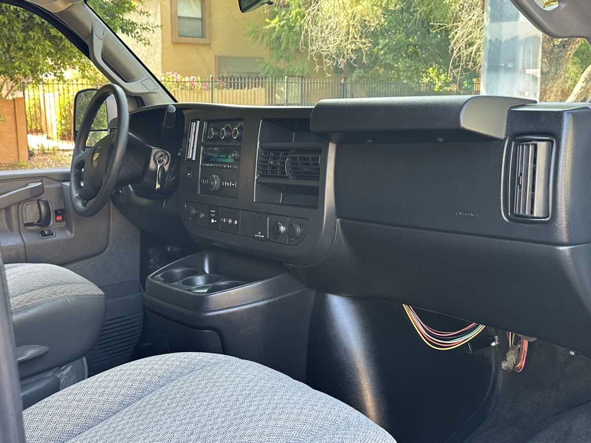 Used 2018 Chevrolet Express 3500 LT w/ LT Preferred Equipment Group RWD image 18