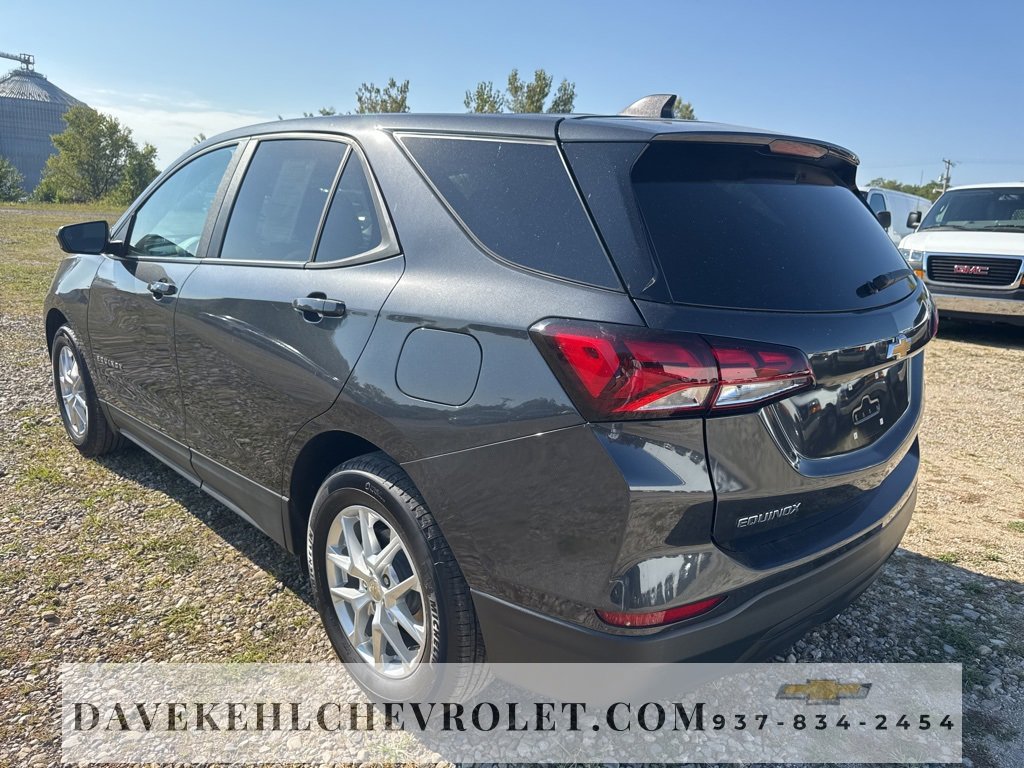 Used 2022 Chevrolet Equinox LS w/ LS Convenience Package image 3