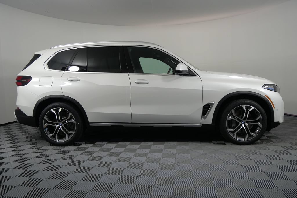 Used 2026 BMW X5 xDrive50e w/ Executive Package AWD/4WD image 8