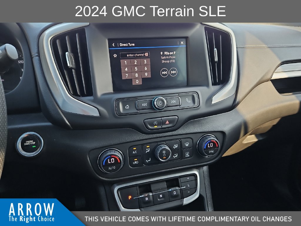 Used 2024 GMC Terrain SLE w/ Driver Convenience Package FWD image 25