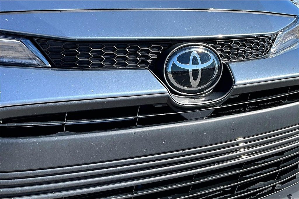 Used 2024 Toyota Corolla LE image 28
