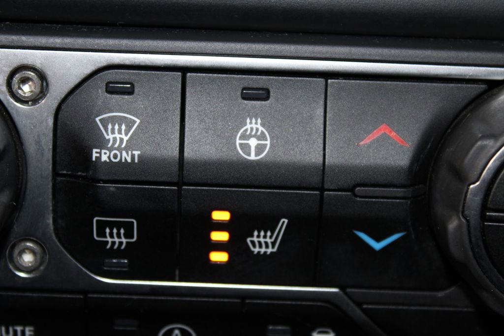 Used 2020 Jeep Wrangler Unlimited Sahara w/ LED Lighting Group image 43