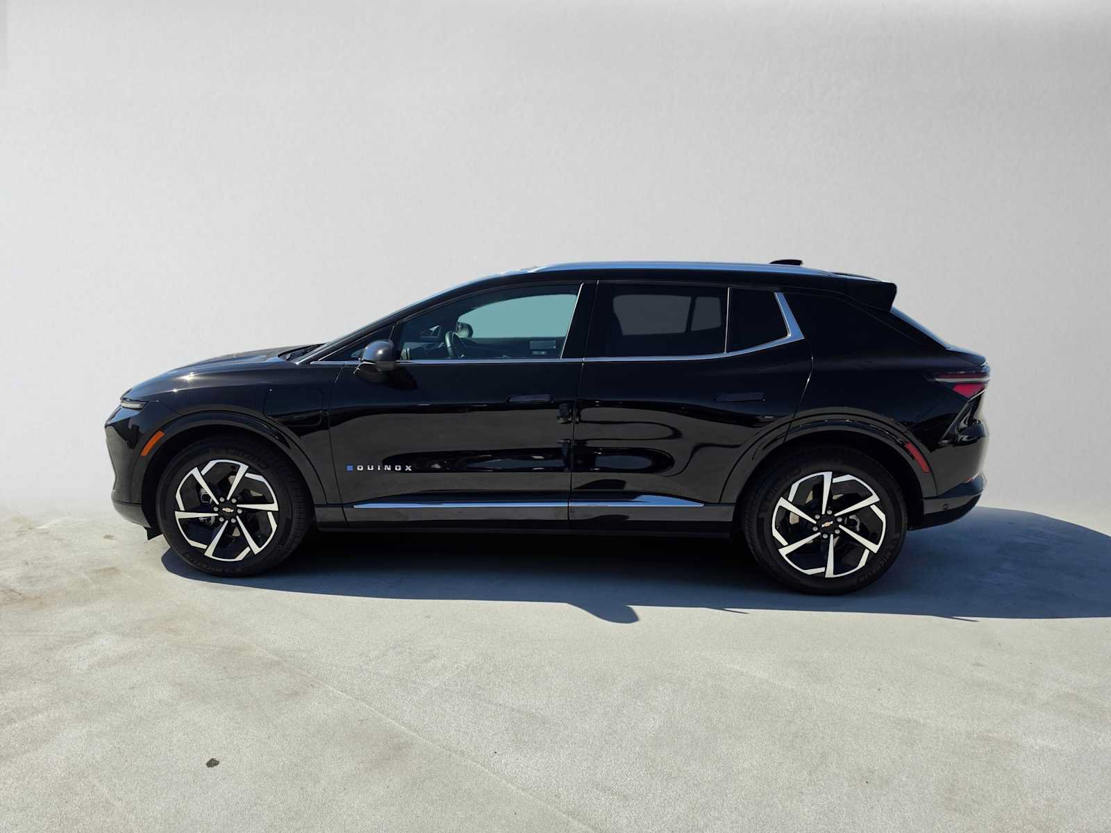 Used 2024 Chevrolet Equinox EV LT w/ Active Safety Package 3 FWD image 6