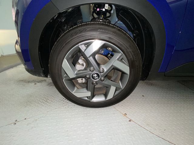 Certified 2026 Hyundai Venue SEL FWD image 10