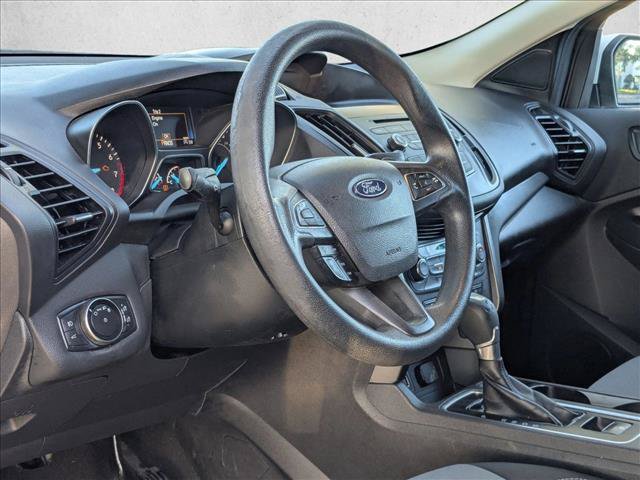 Used 2017 Ford Escape SE FWD image 2