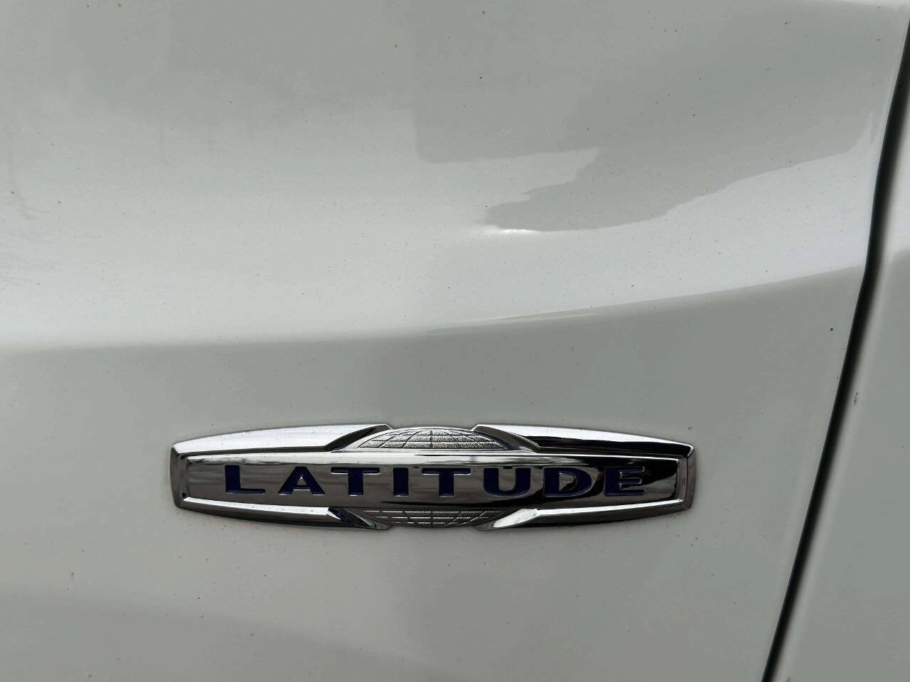 Used 2020 Jeep Renegade Latitude AWD/4WD image 38