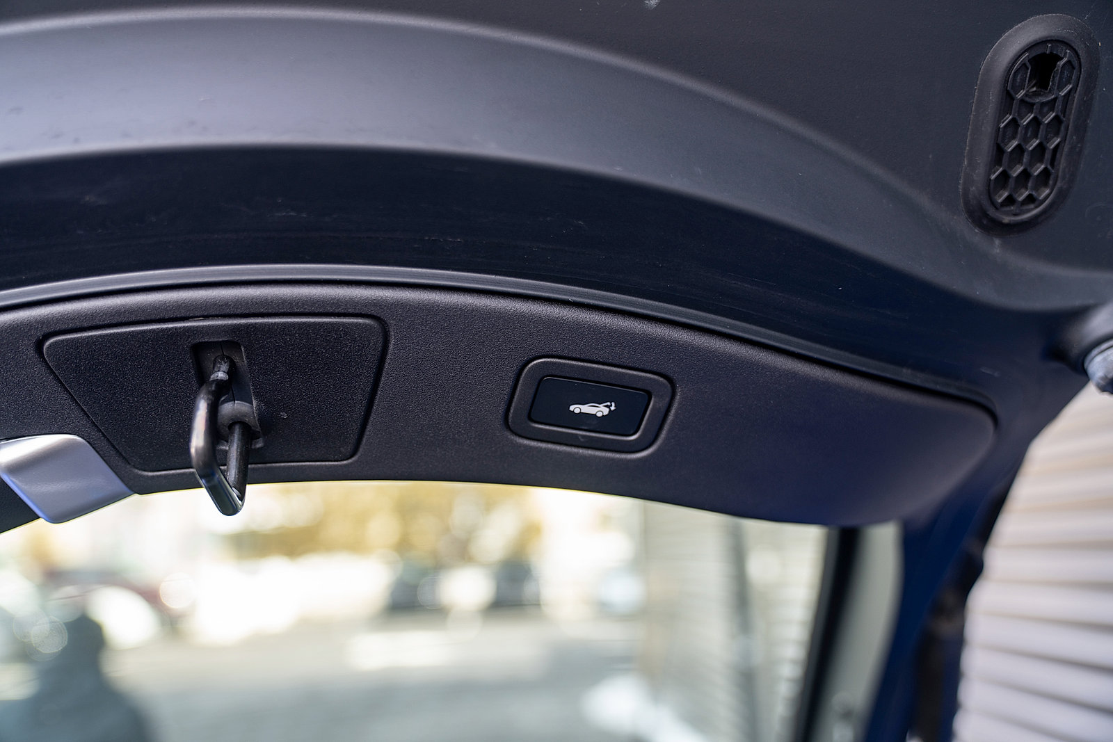 Used 2022 Jaguar F-TYPE R image 13