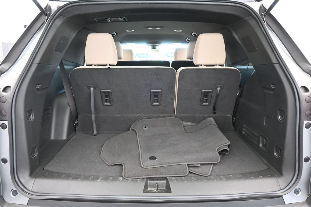 Used 2023 Chevrolet Traverse LS FWD image 33
