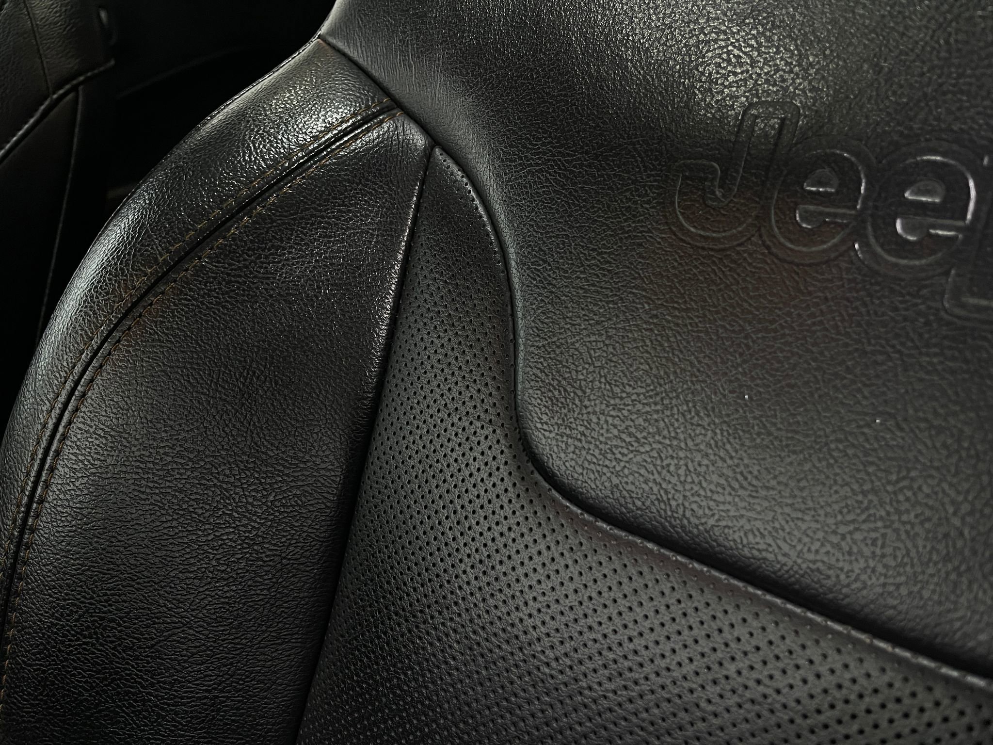 Used 2018 Jeep Compass Limited image 17