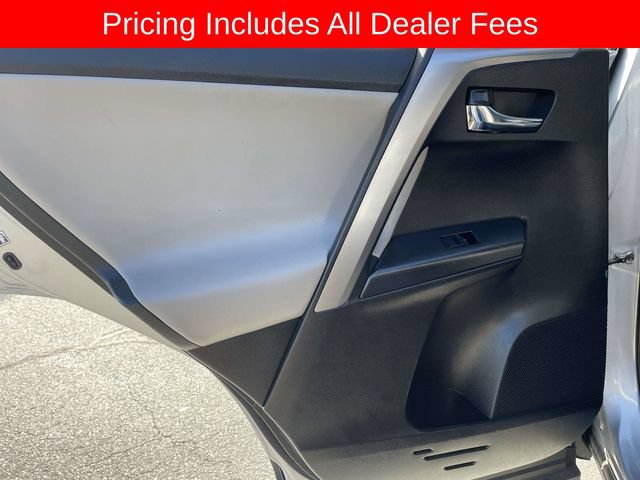Used 2017 Toyota RAV4 XLE AWD/4WD image 16