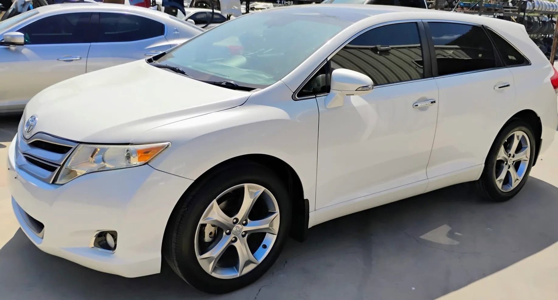 Used 2015 Toyota Venza XLE image 1