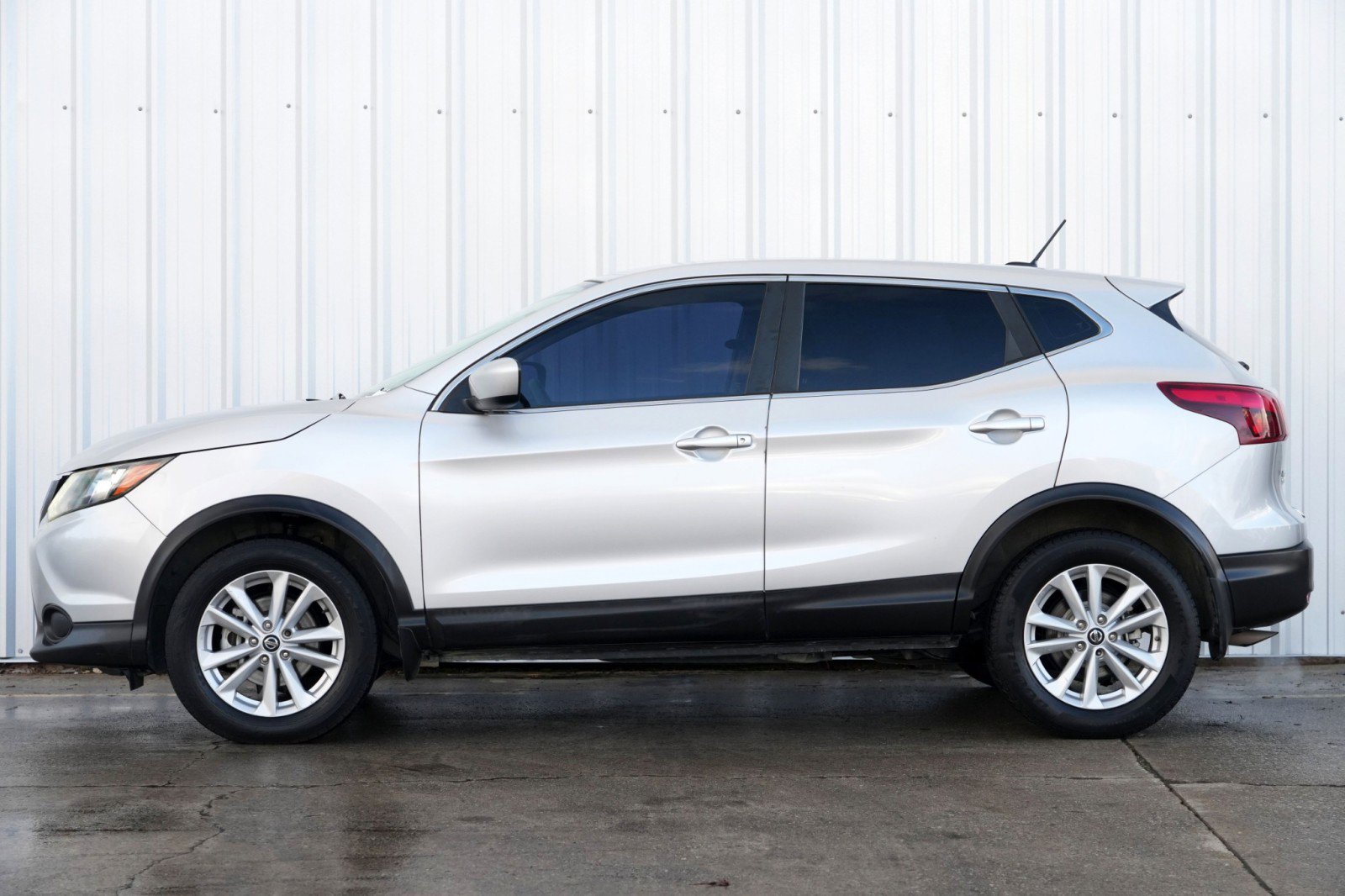 Used 2019 Nissan Rogue Sport S w/ Appearance Package AWD/4WD image 8