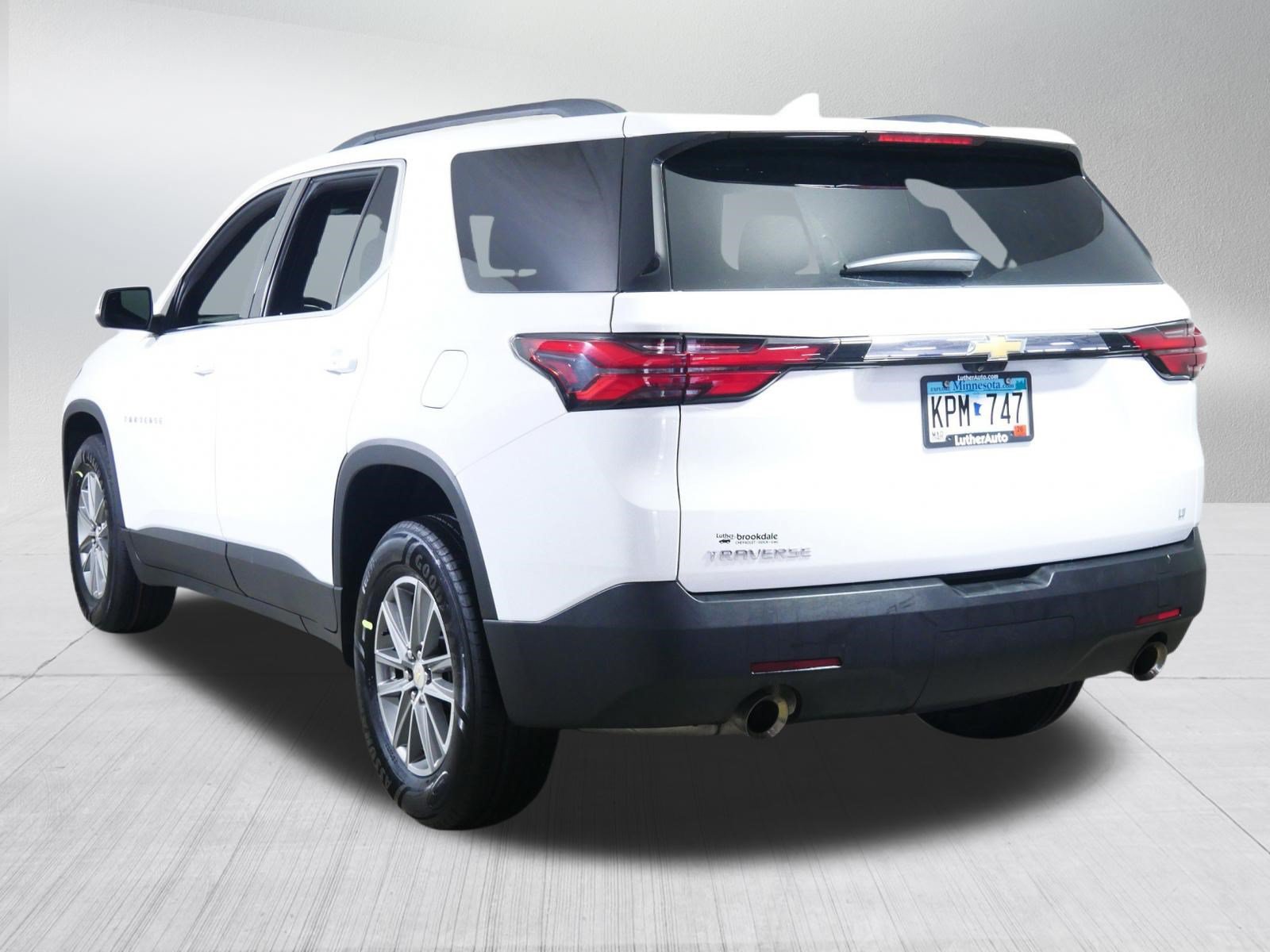 Used 2023 Chevrolet Traverse LT w/ Rear Camera Mirror Package AWD/4WD image 5