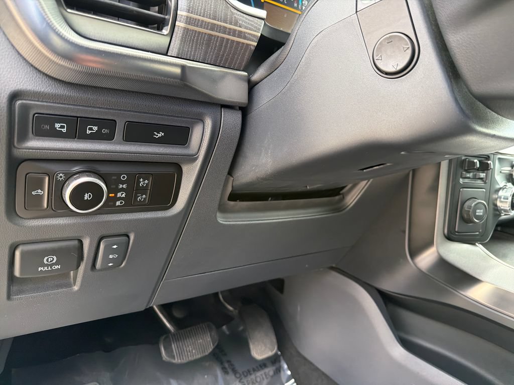 Used 2023 Ford F150 Platinum RWD image 17