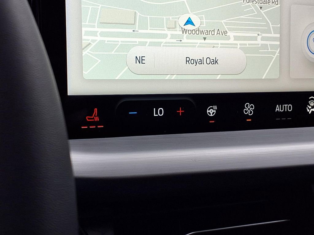 Used 2023 Ford Escape Platinum w/ Premium Technology Package image 5