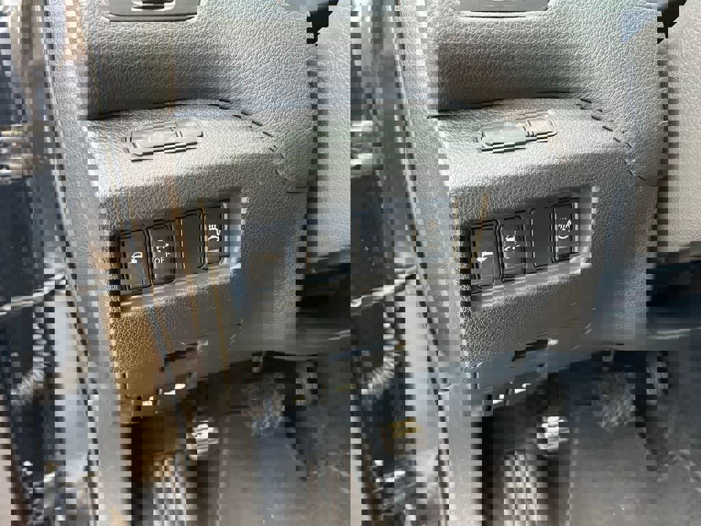 Used 2016 Nissan Altima 2.5 SL w/ Moonroof Package image 13