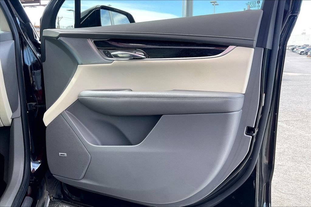 Used 2024 Cadillac XT6 Premium Luxury FWD image 24