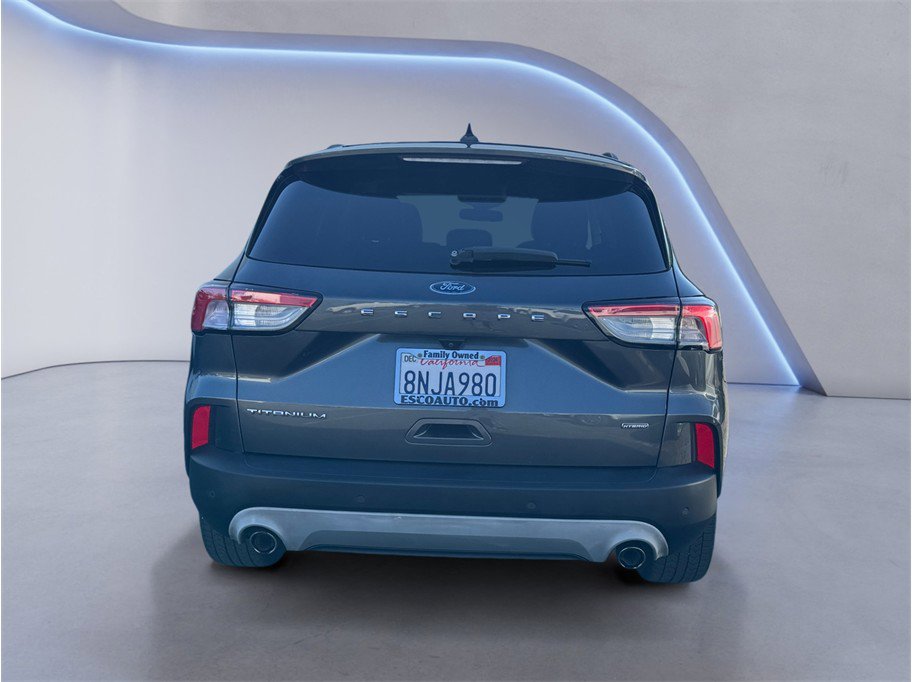 Used 2020 Ford Escape Titanium image 5
