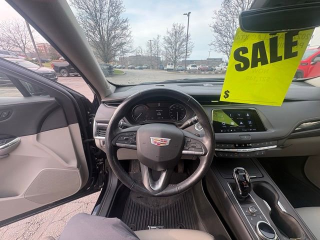 Used 2022 Cadillac XT4 Premium Luxury w/ Enhanced Visibility Package image 10