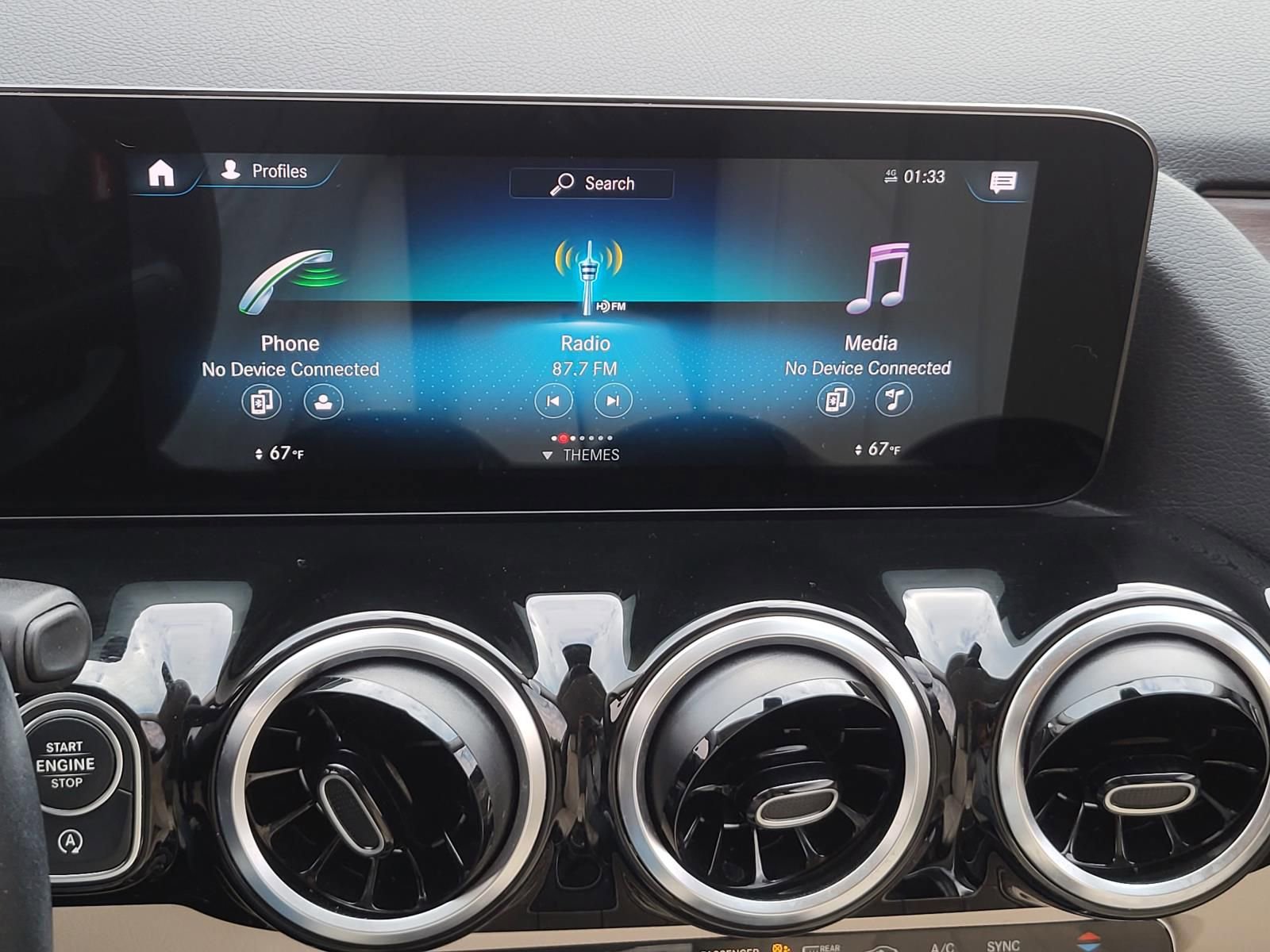 Used 2022 Mercedes-Benz GLA 250 4MATIC w/ Premium Package image 19