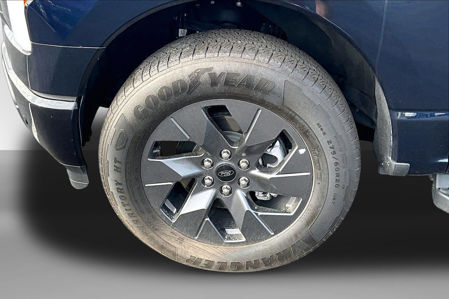 Used 2024 Ford F150 Lightning Lariat AWD/4WD image 9