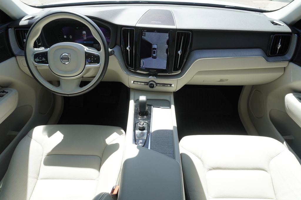 Used 2023 Volvo XC60 T8 Plus w/ Climate Package AWD/4WD image 9