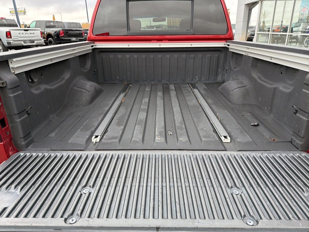 Used 2015 Nissan Titan SV w/ SV Value Truck Package image 28