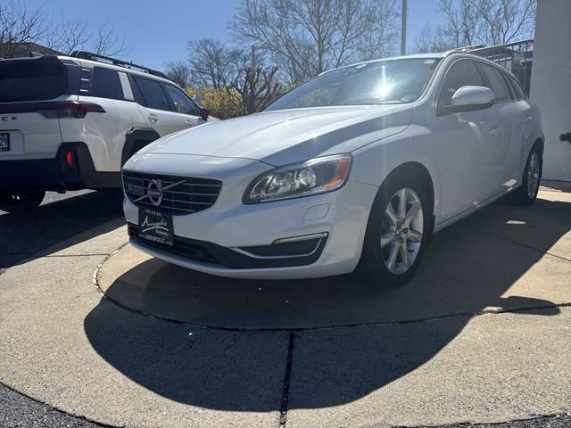 Used 2016 Volvo V60 T5 Platinum image 4