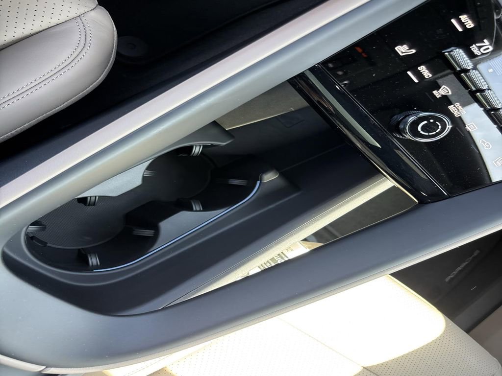 Used 2025 Porsche Macan Electric image 34