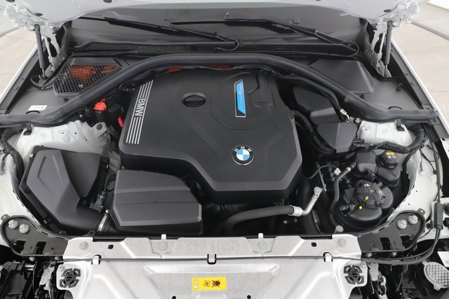Used 2022 BMW 330e xDrive image 15