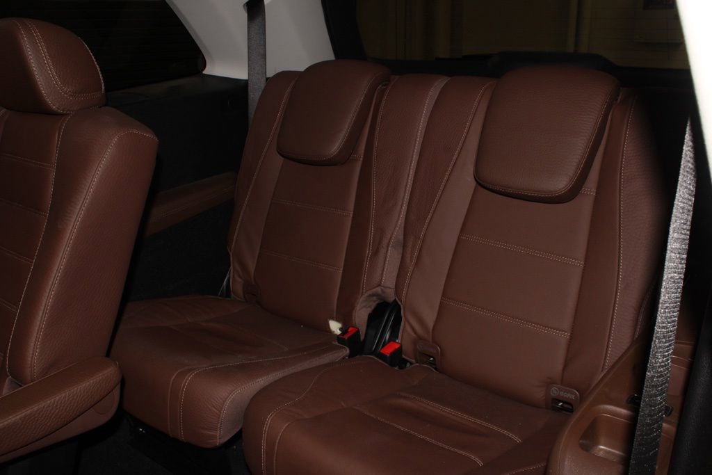 Used 2024 Mercedes-Benz GLS 450 4MATIC image 42