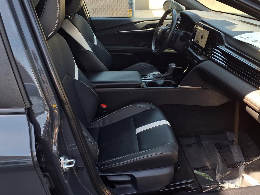 Used 2025 Toyota Camry SE FWD image 24