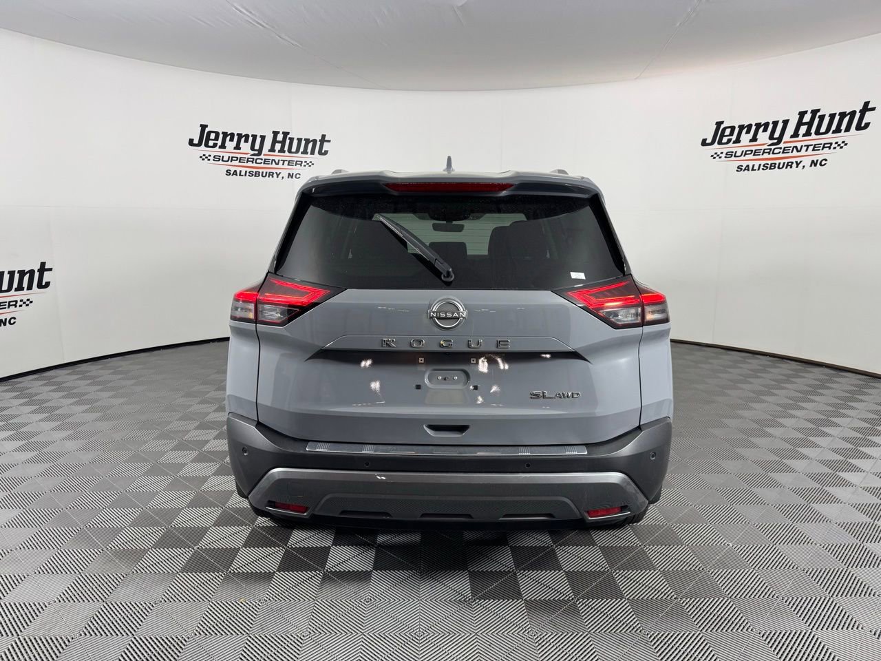 Used 2023 Nissan Rogue SL w/ SL Premium Package image 9