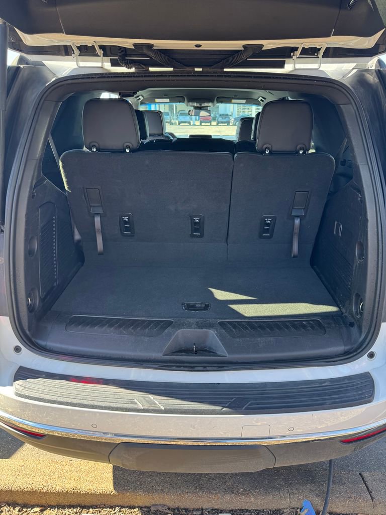 Used 2024 GMC Yukon SLT image 38