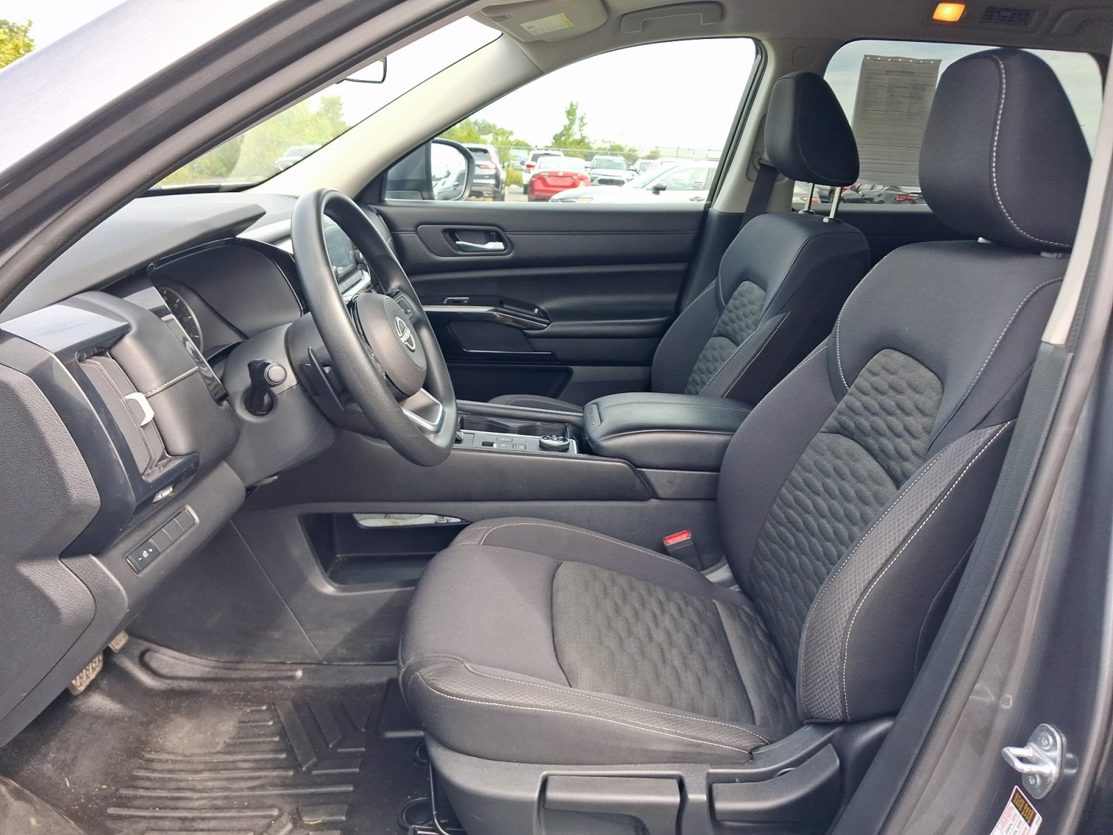 Used 2022 Nissan Pathfinder S AWD/4WD image 5